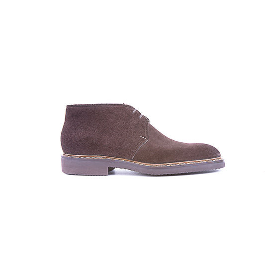 Chukka boots with two eyelets