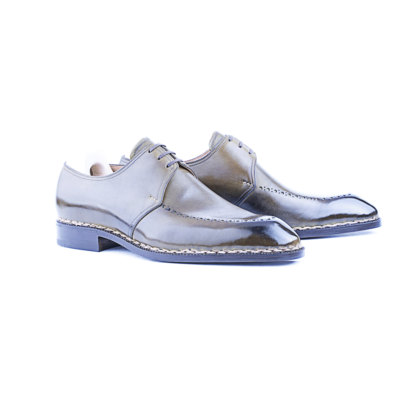 Three eyelet Derby with brogued apron in antique olive green crust calf leather