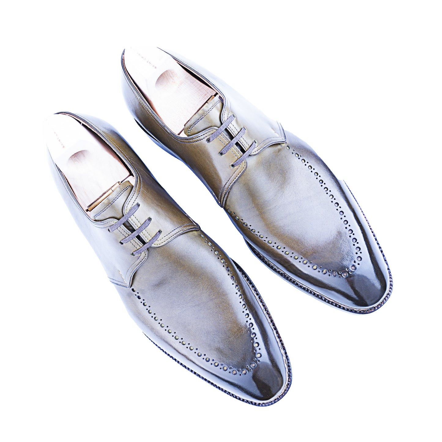 Three eyelet Derby with brogued apron in antique olive green crust calf leather
