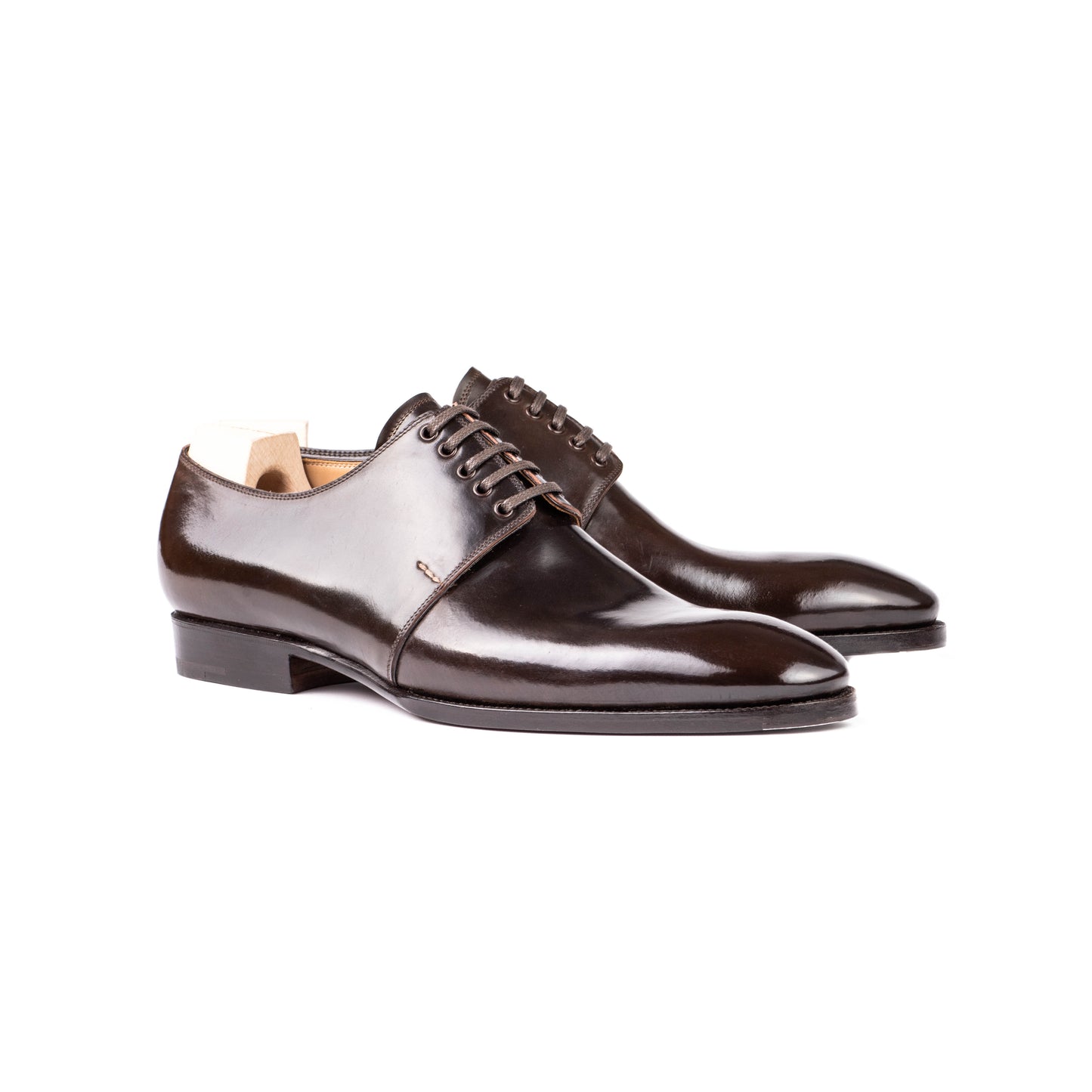 Elegant, five eyelet Derby in dark brown Cordovan leather