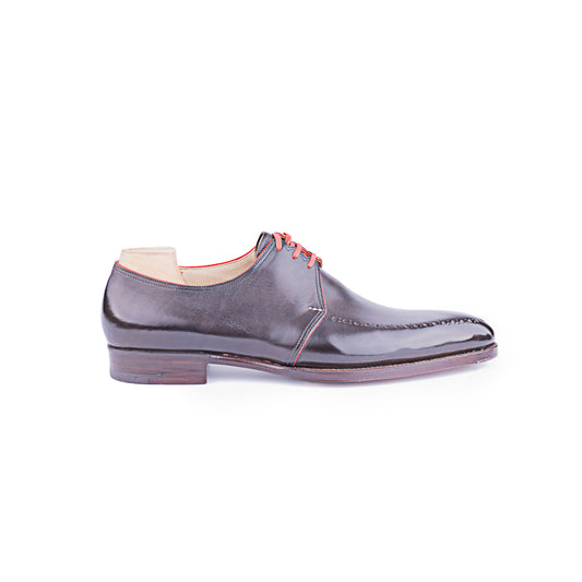 Three eyelets Derby with apron brogueing