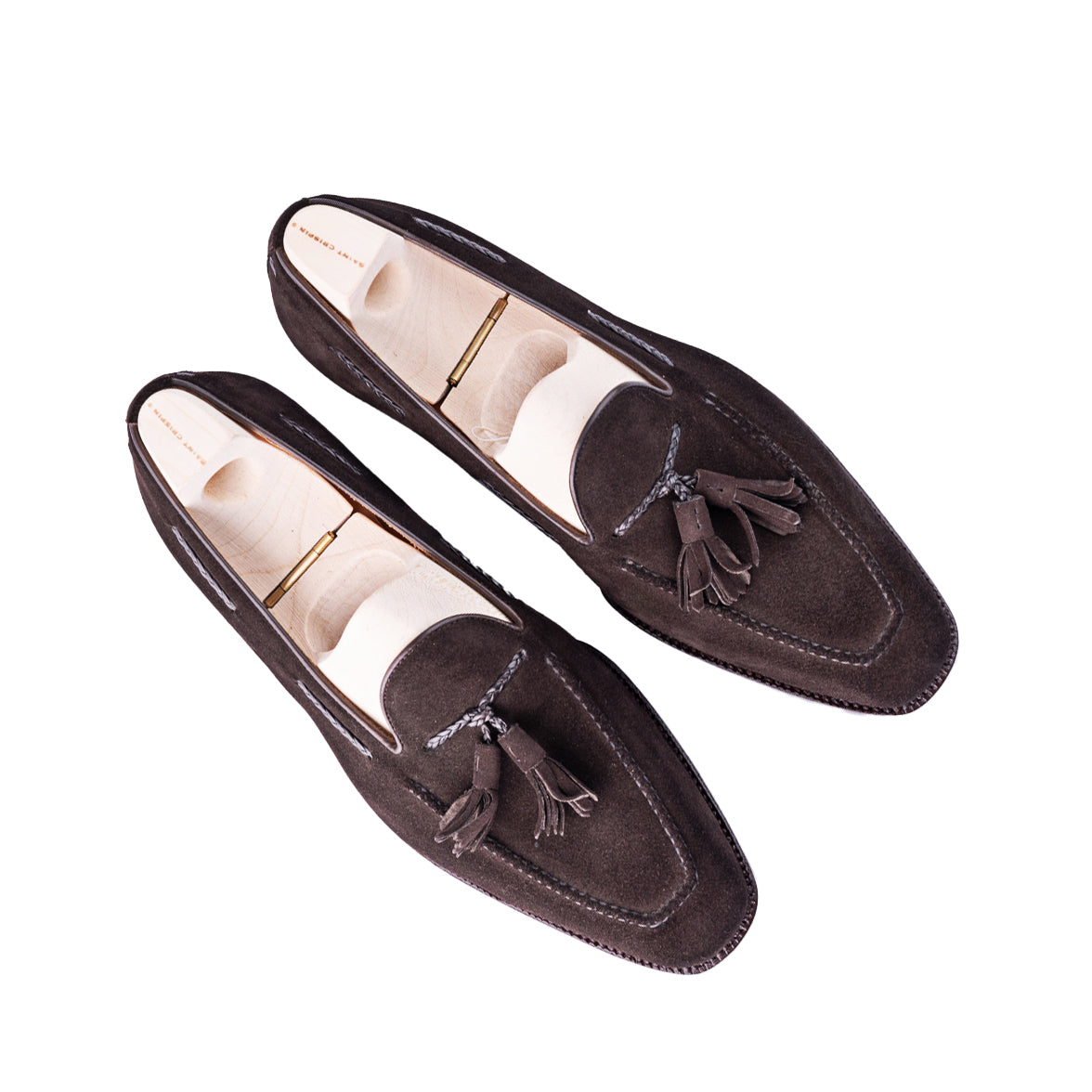 Tassel loafer with hand stitched apron in dark brown Hunting suede leather