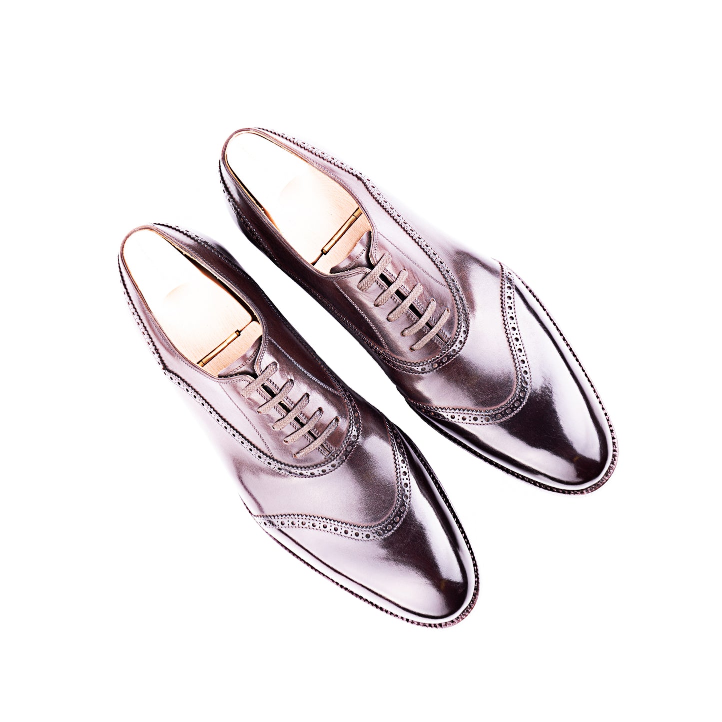 Oxford with lowerd, tipped topline and U-cap