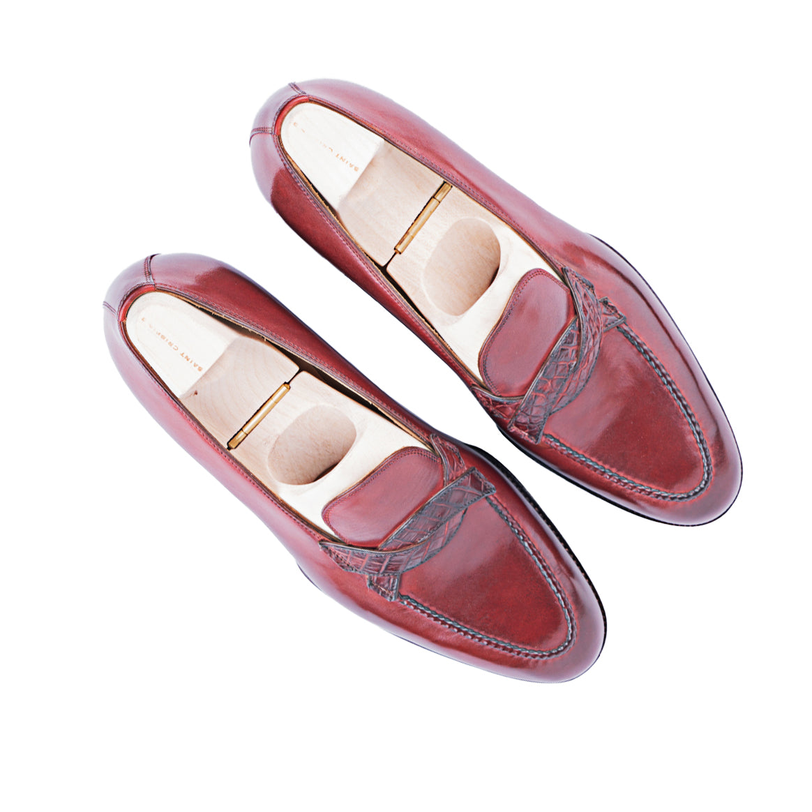 Entwinded loafer in Burgundy Crust calf leather with croc application