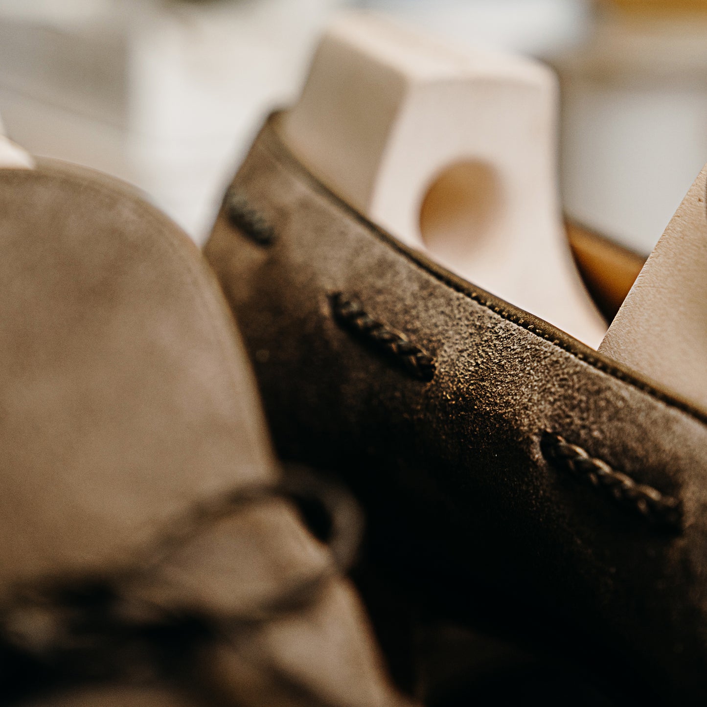Norwegian slip-on with braided band and tassels