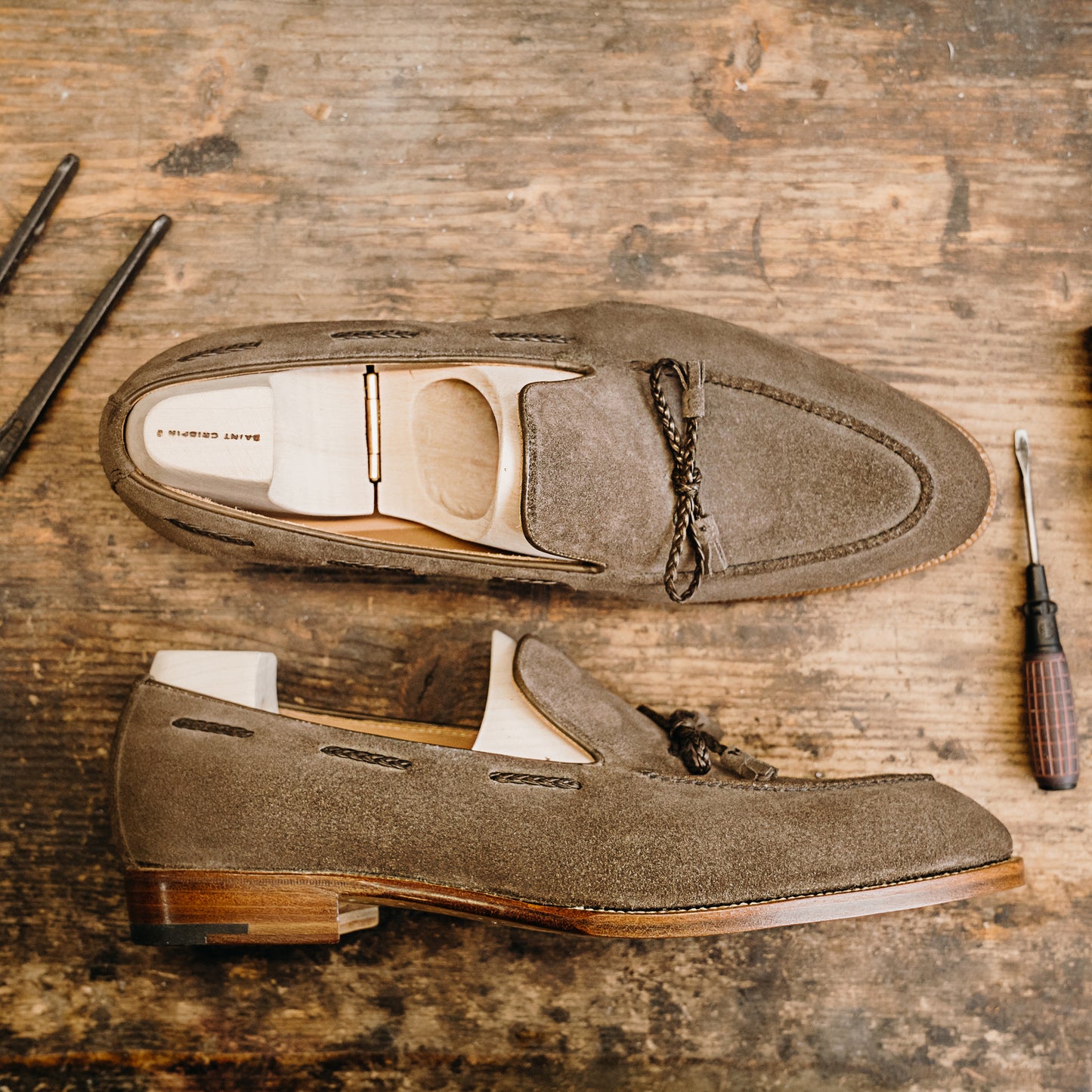Norwegian slip-on with braided band and tassels