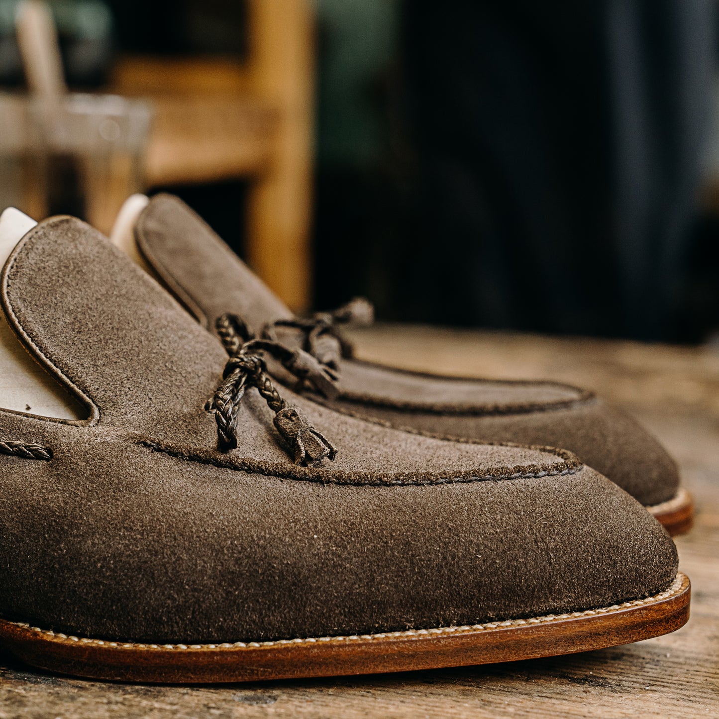 Norwegian slip-on with braided band and tassels