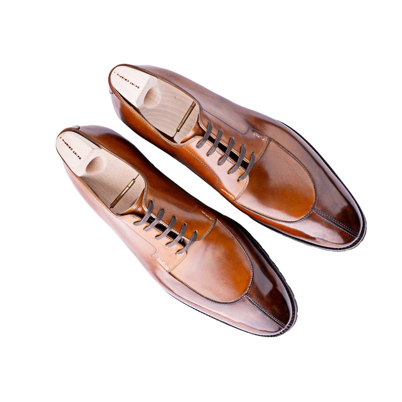 Split toe Derby in midbrown with outdoor sole for the business combat look