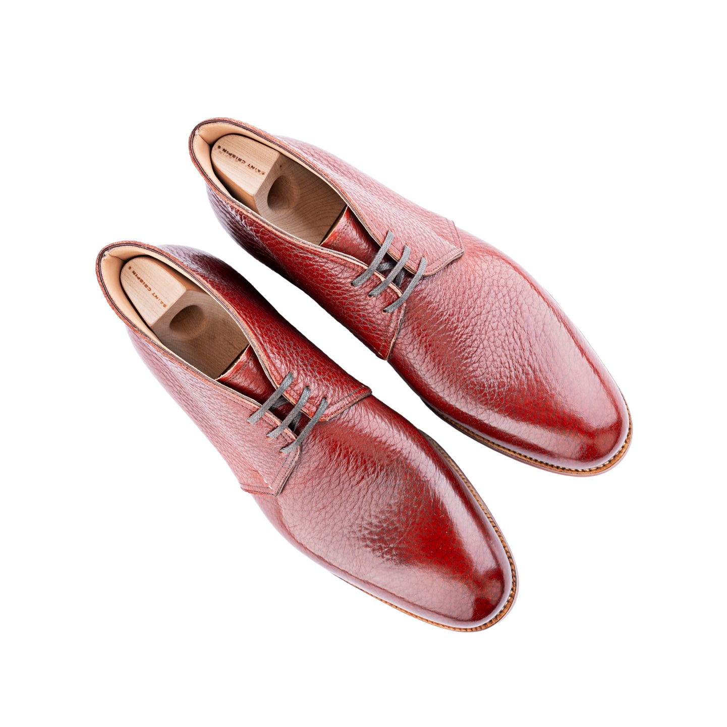 Chukka boots with three eyelets