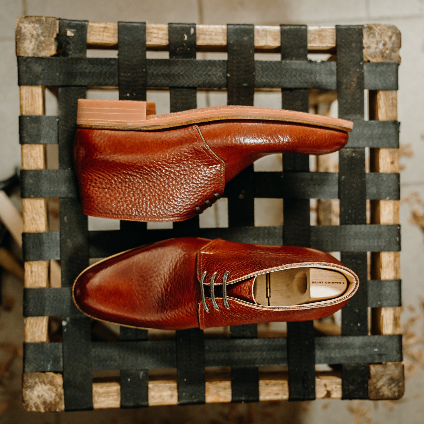 Chukka boots with three eyelets