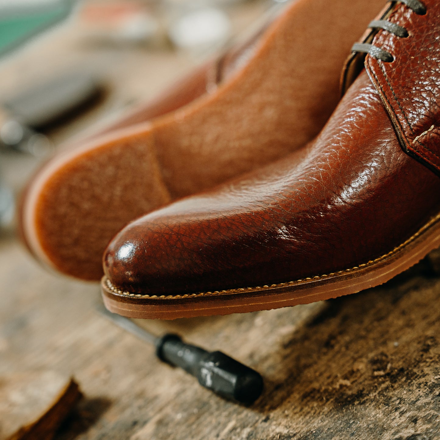 Chukka boots with three eyelets