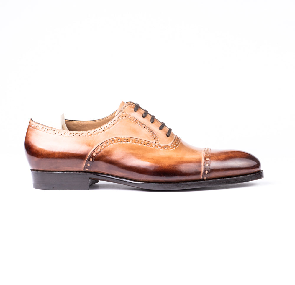 Elegant Dress Oxford with brogued toe cap
