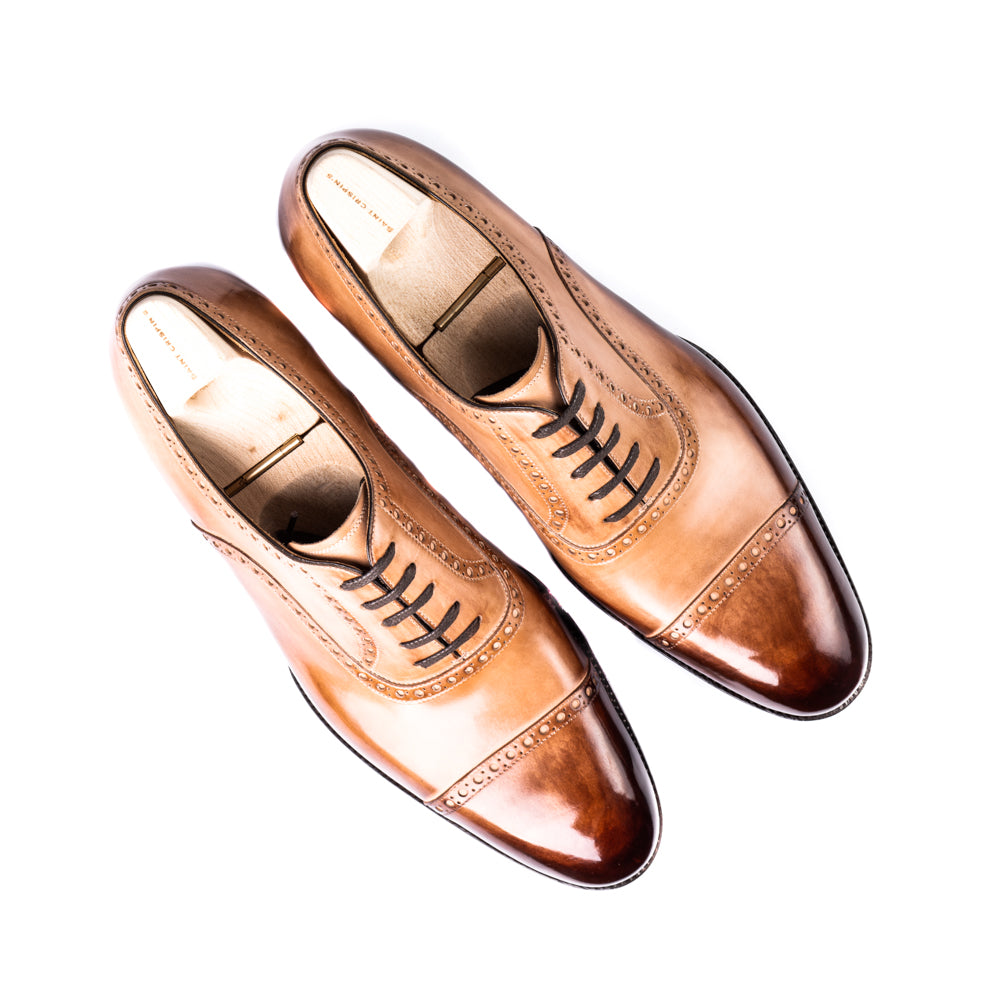 Elegant Dress Oxford with brogued toe cap