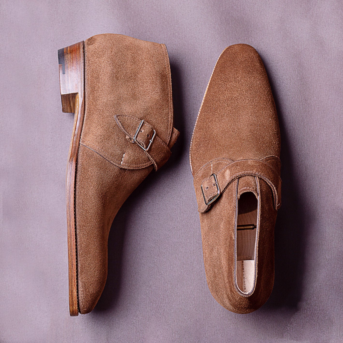 Gilman - Chukka boots with arrow belt and cuban heel plus 4 mm