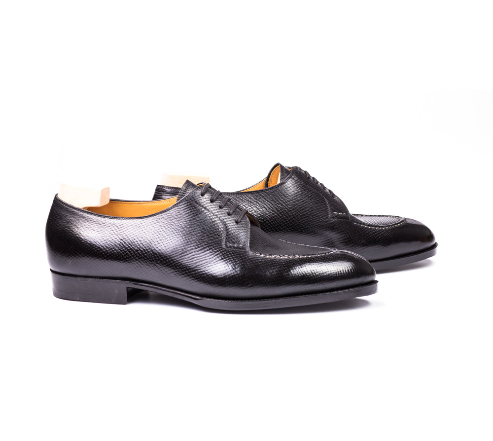 Five eyelet split toe Derby with hand-stitched apron in black Russian calf leather