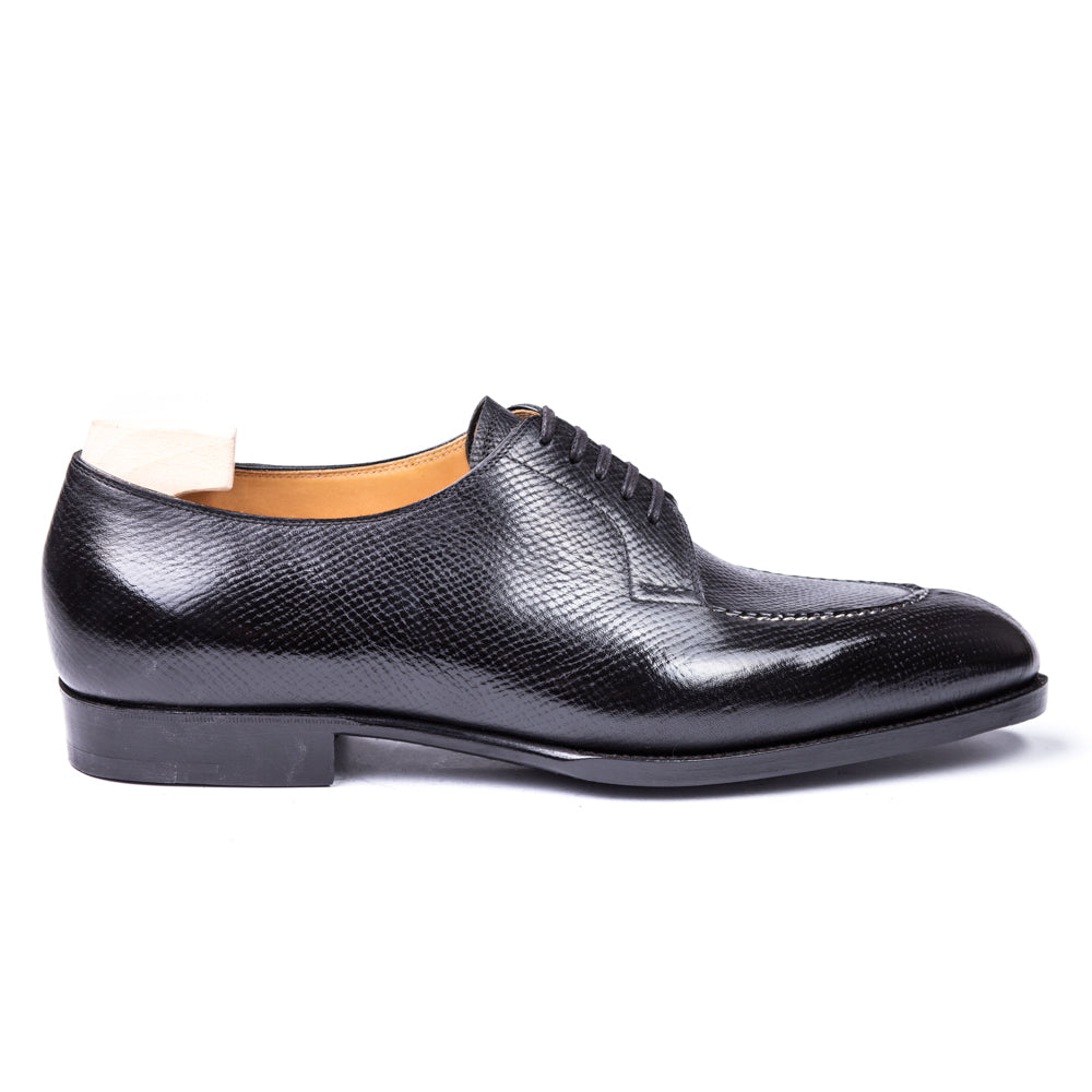 Five eyelet split toe Derby with hand-stitched apron in black Russian calf leather