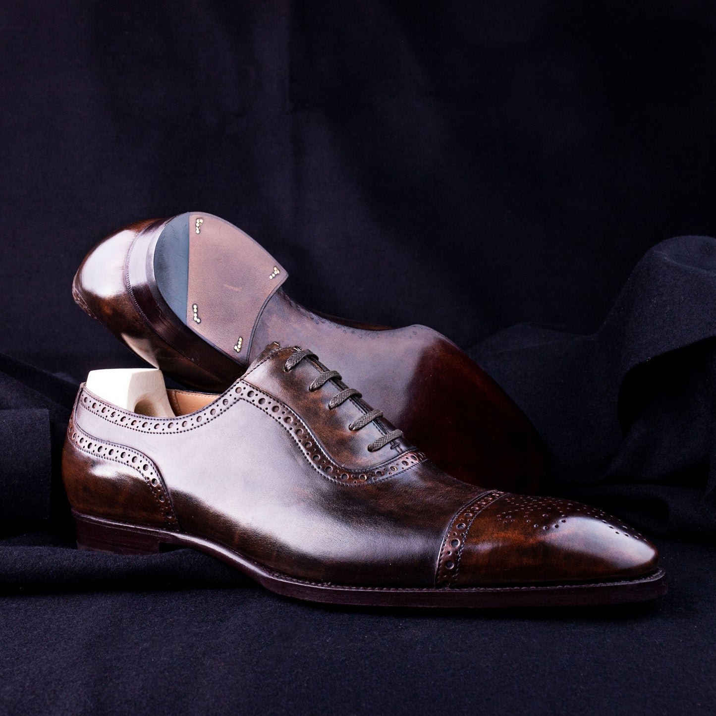 Oxford, toe box, top line, counter and vamp