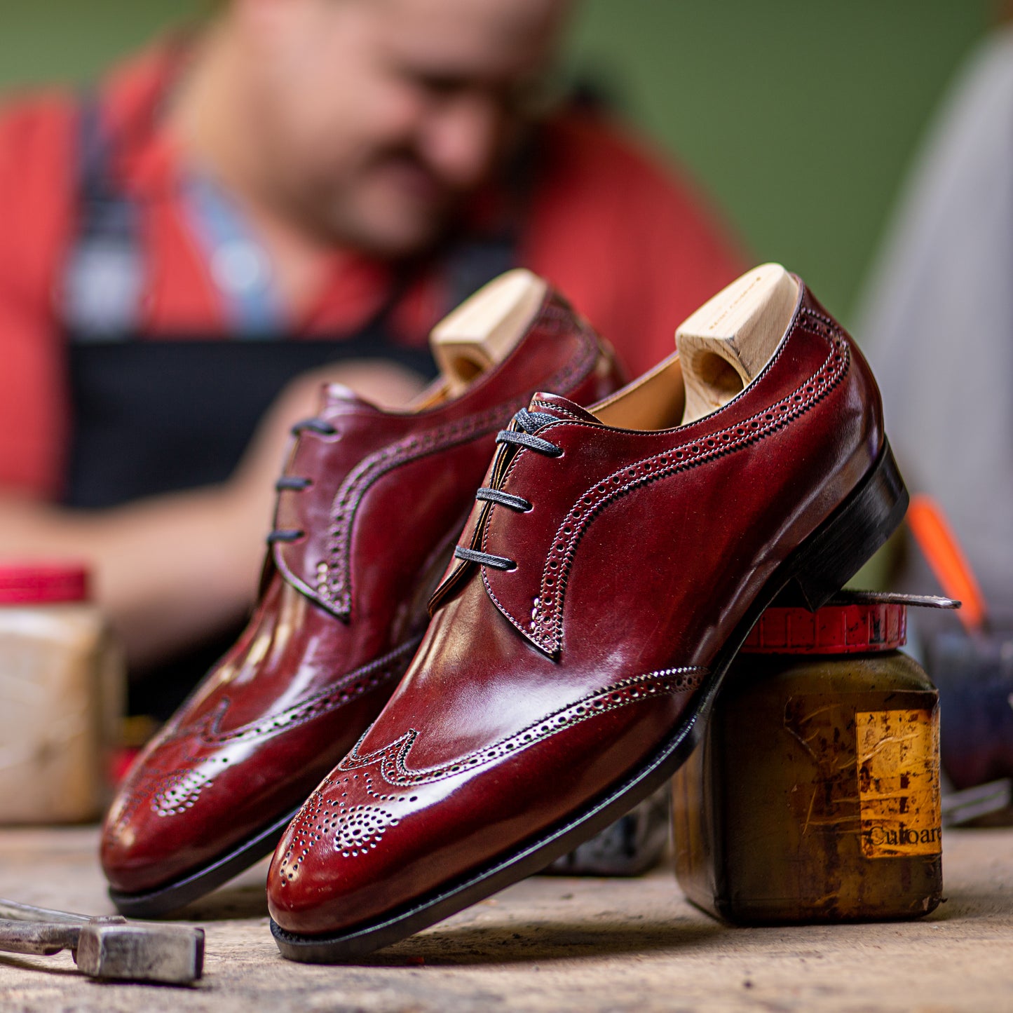 Three eyelet swan neck Derby in burgundy calf leather