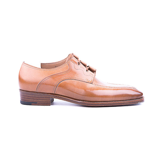 Ghillie with hand-stitched apron and higher heel in light brown calf leather