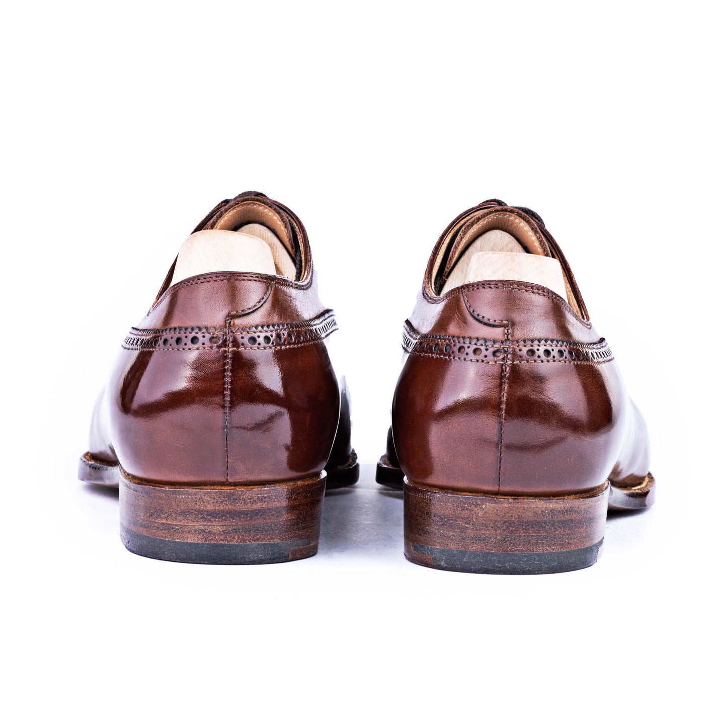Straight toe cap Oxford with extended top line, gimped