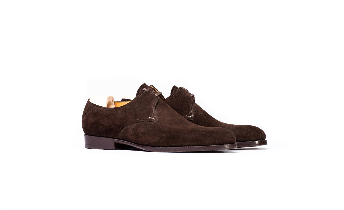 Two eyelets Derby with plain tip in dark brown Hunting suede