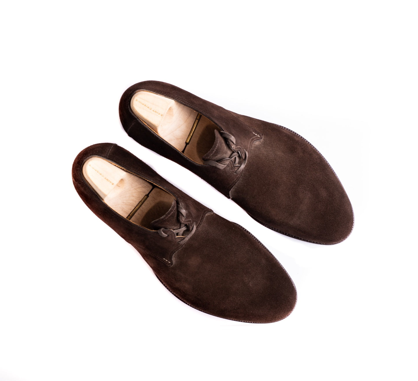 Two eyelets Derby with plain tip in dark brown Hunting suede