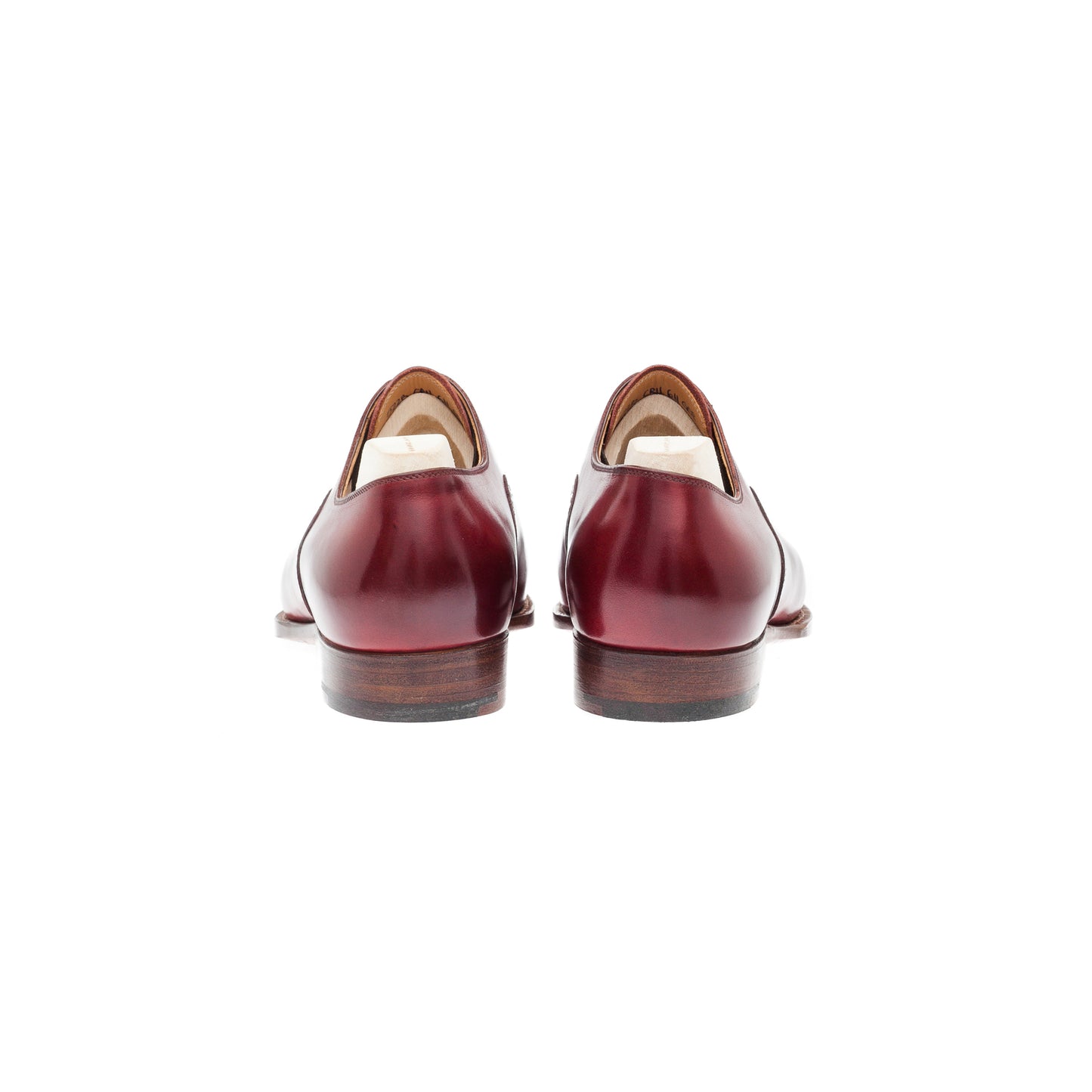 Oxford with brogueing on the straight toe cap and counter