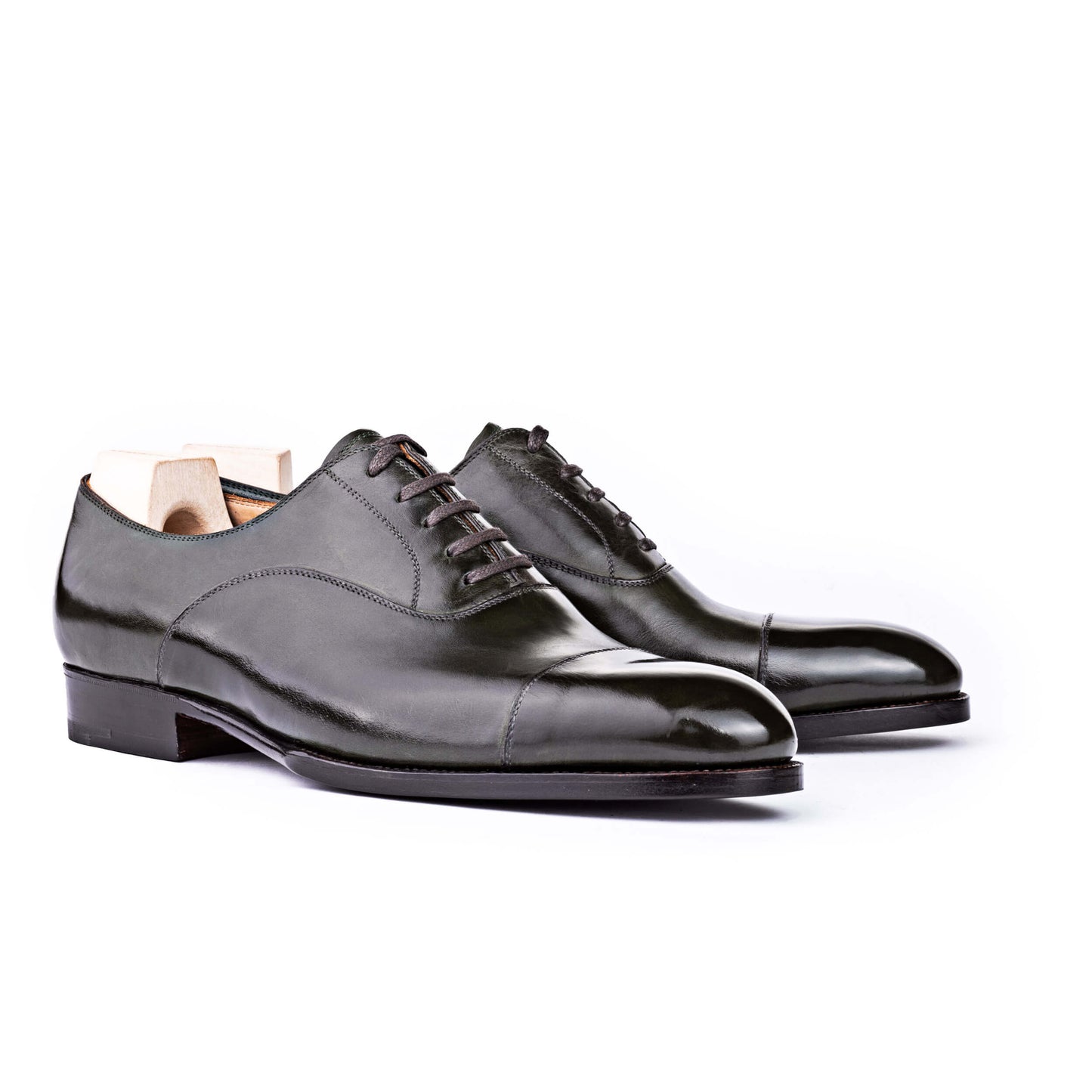 Straight toe cap Oxford with elegant double seam