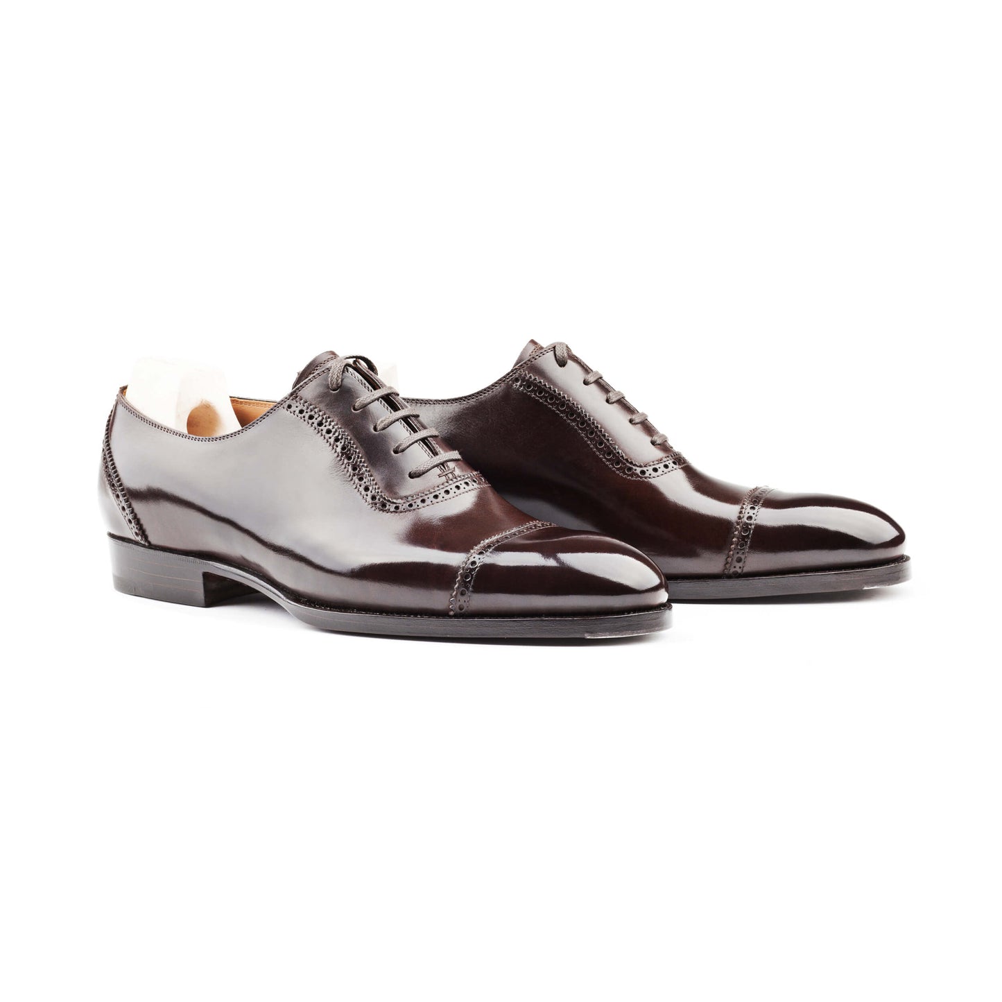 Straight toe Oxford, fully brogued