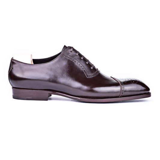 Des Voeux - Oxford with diamond toe cap and medallion