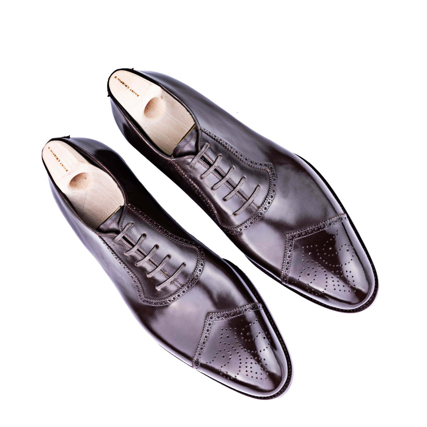 Des Voeux - Oxford with diamond toe cap and medallion
