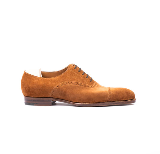 Straight toe cap Oxford with counter brogueing in light brown Janus suede
