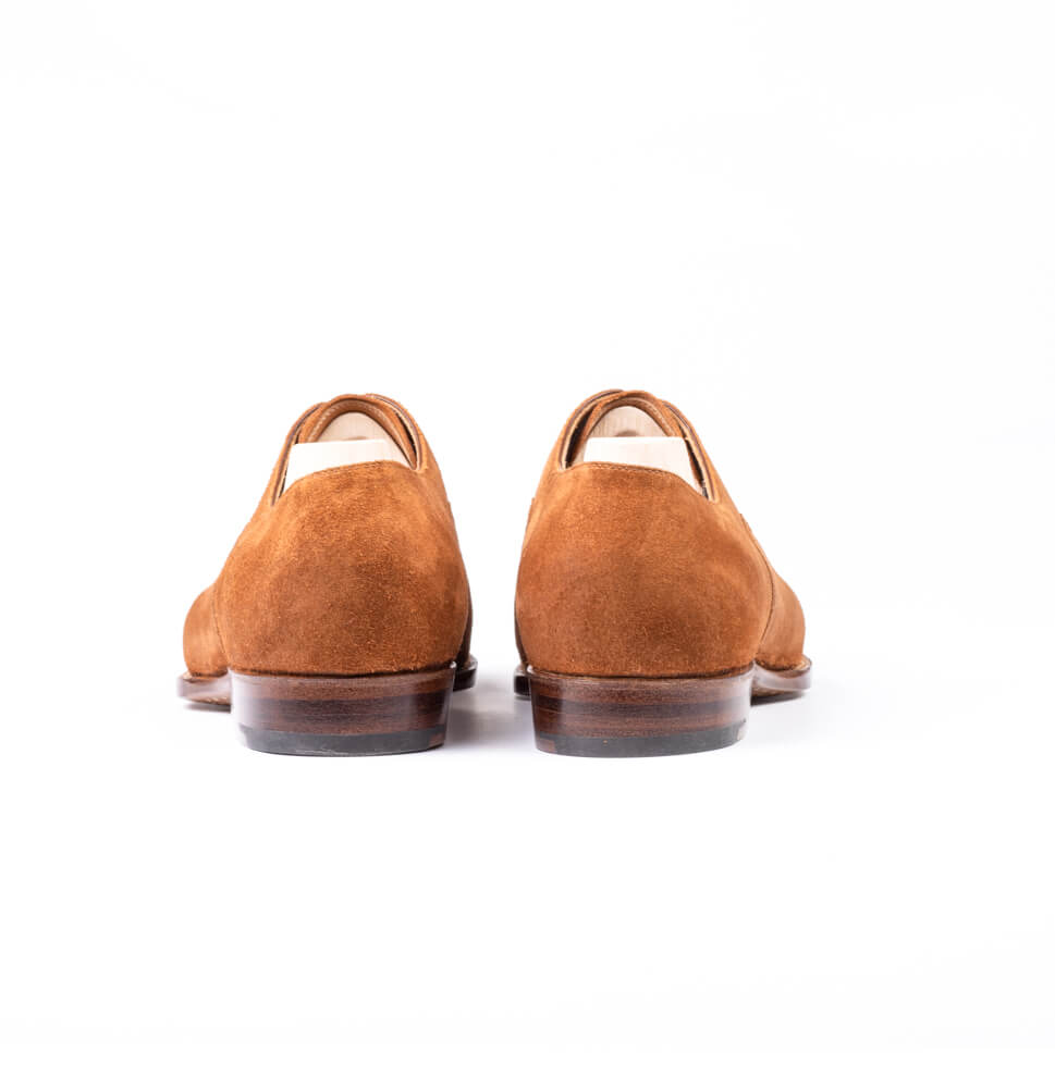 Straight toe cap Oxford with counter brogueing in light brown Janus suede