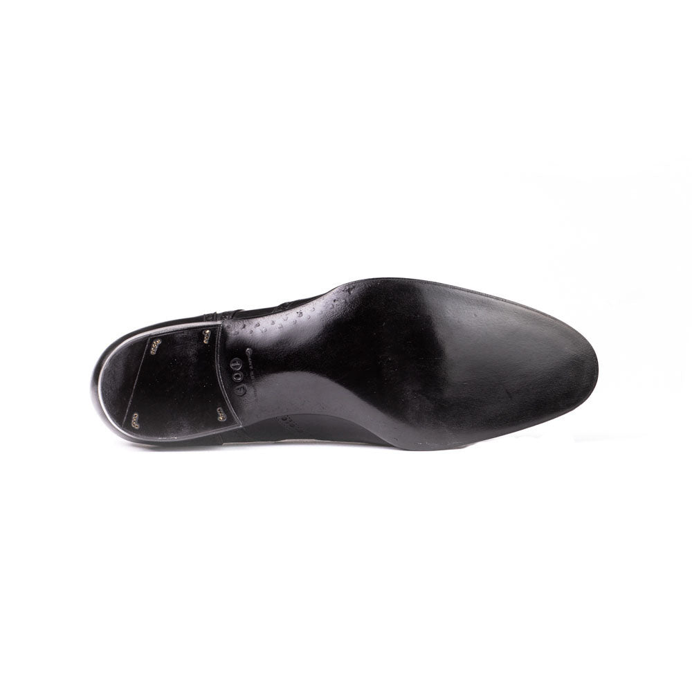 Long wing full brogue Derby in black Crust calf leather