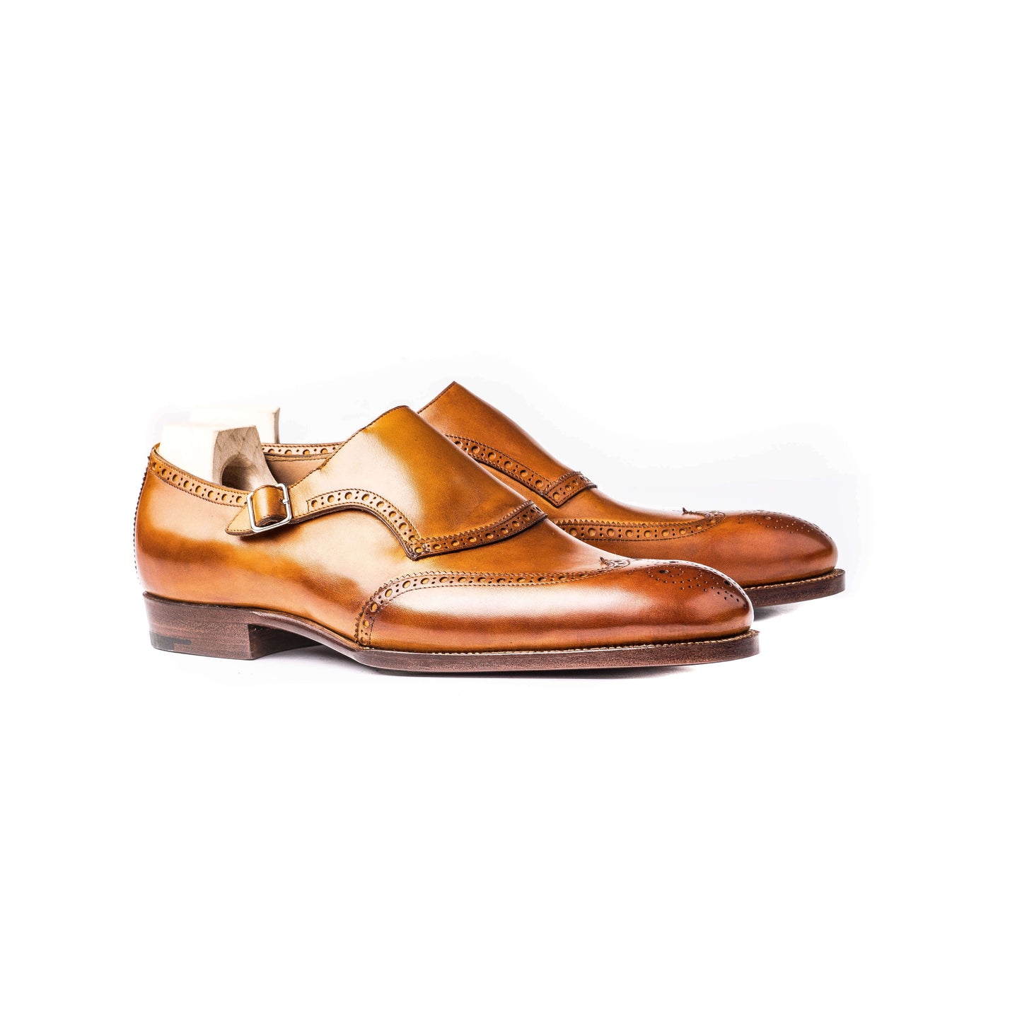 Single buckle monk with long wing and fully brogued