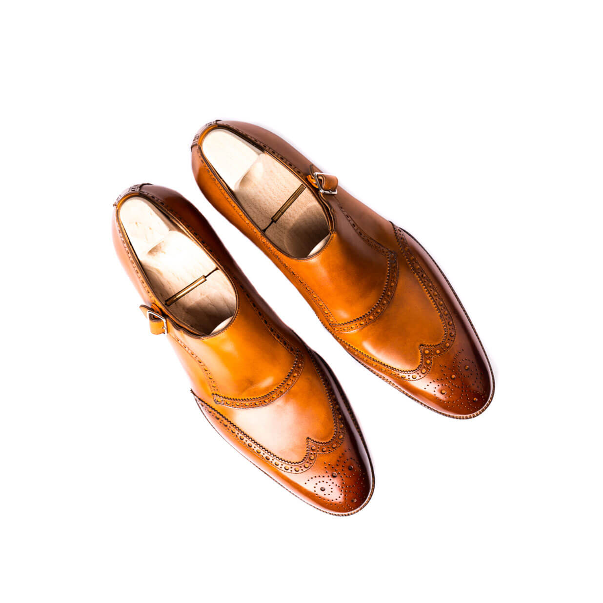 Single buckle monk with long wing and fully brogued