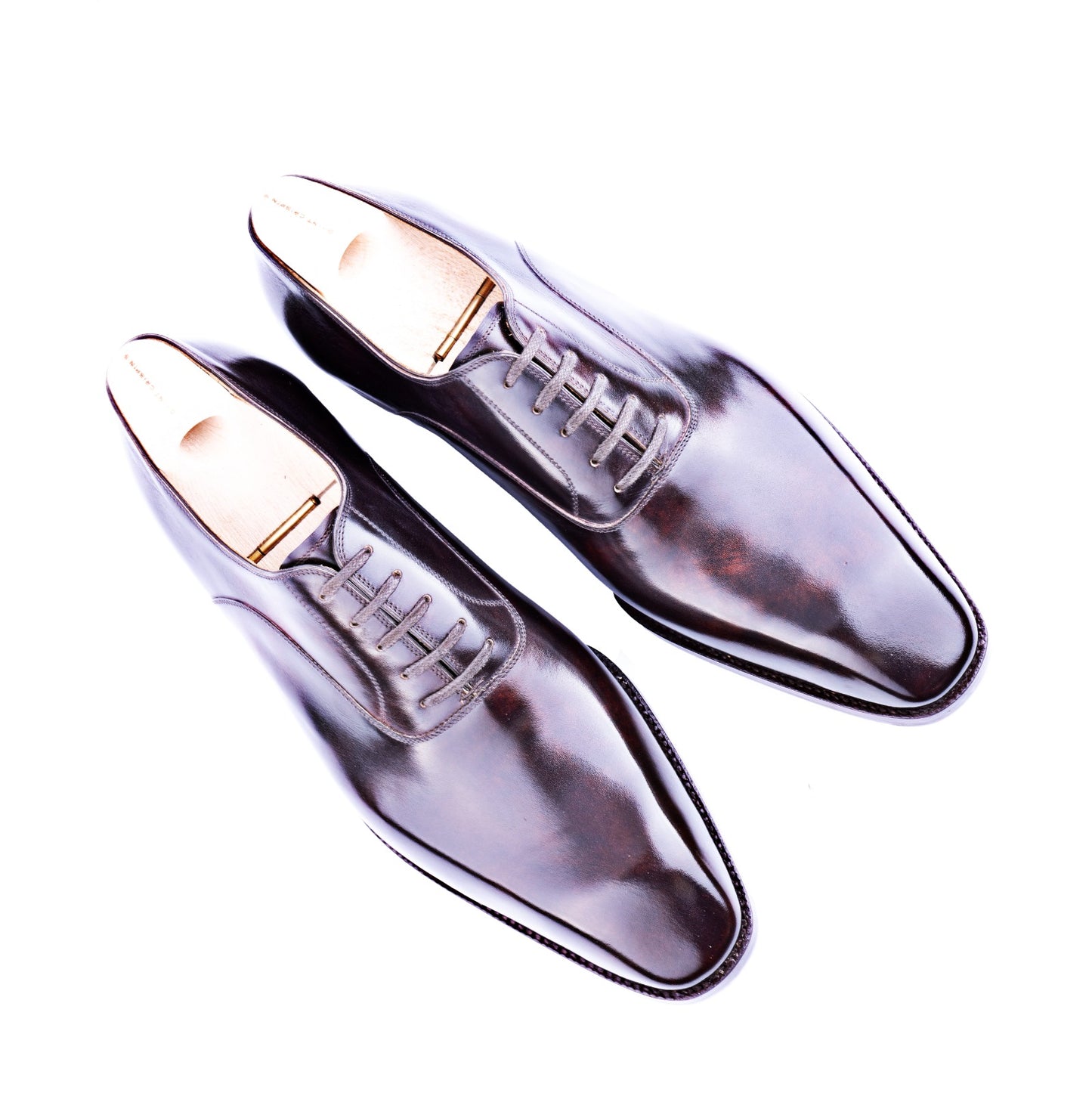 Elegant, plain toe Oxford in dark brown Museum calf