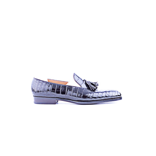 Plain loafer with tassels