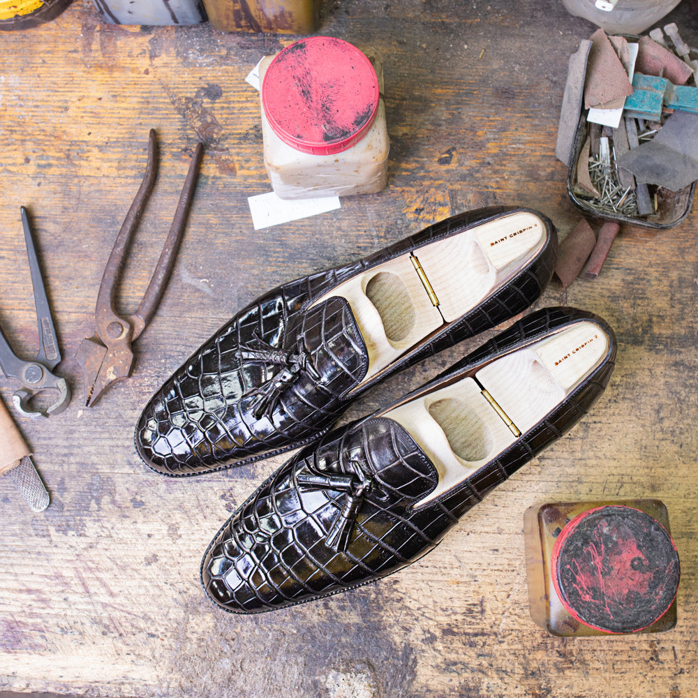 Plain loafer with tassels