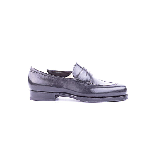 Classic Penny loafer with hand stitched apron