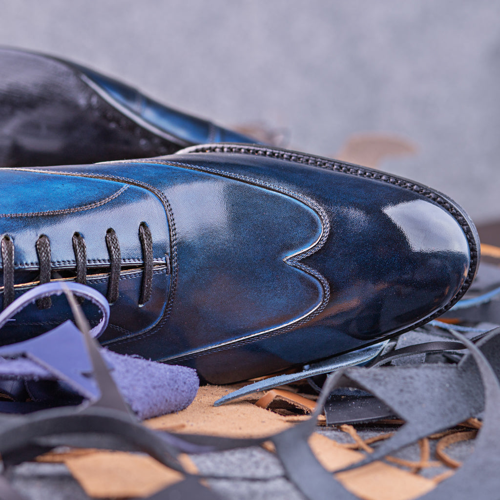 Oxford, long wing plain tip