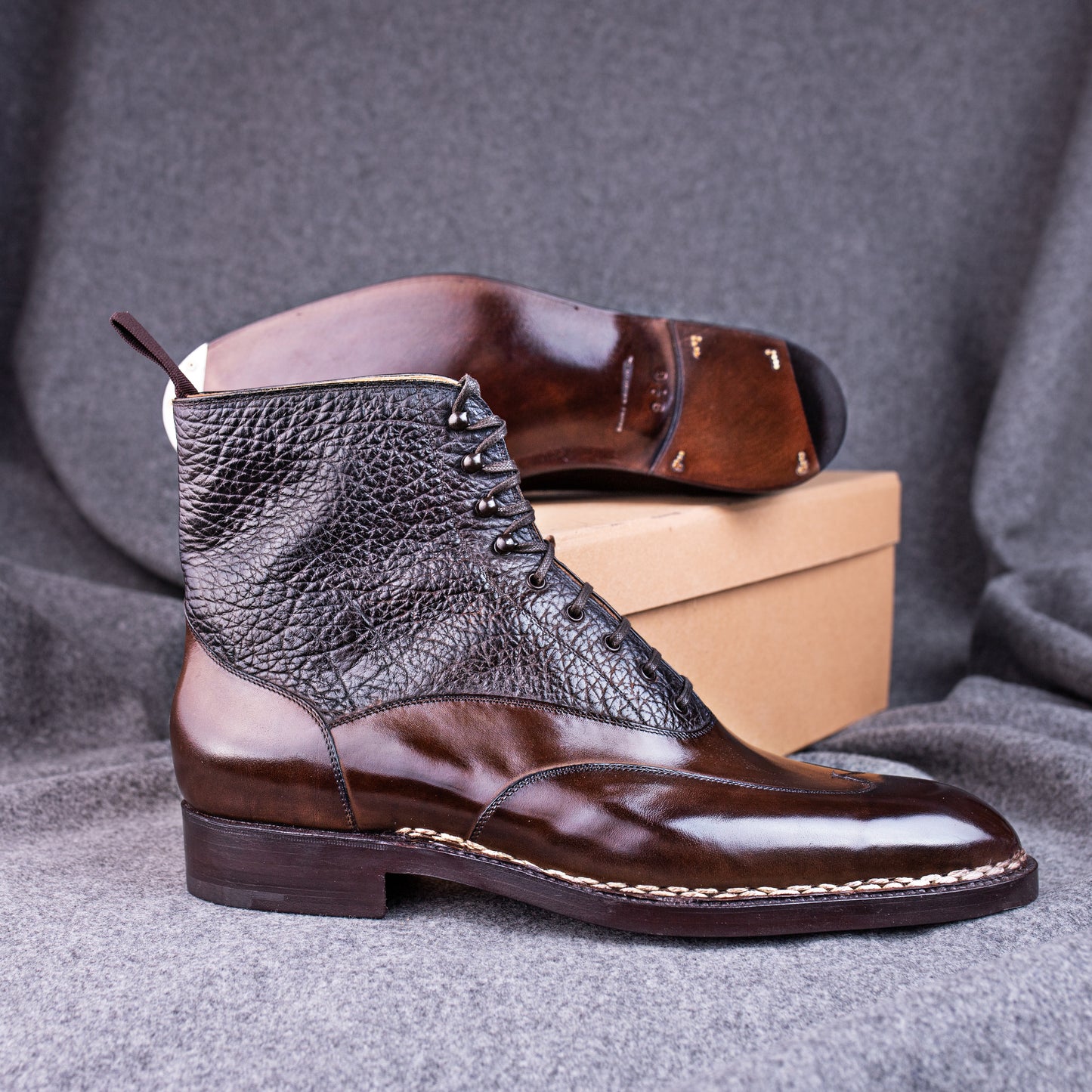 High cut boot, long wing tip with middle tulip cut