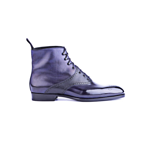 Oxford boots with saddle brogueing and medallion in midnight blue