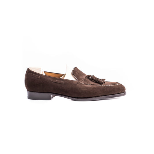 Loafer with hand stitched apron and tassels