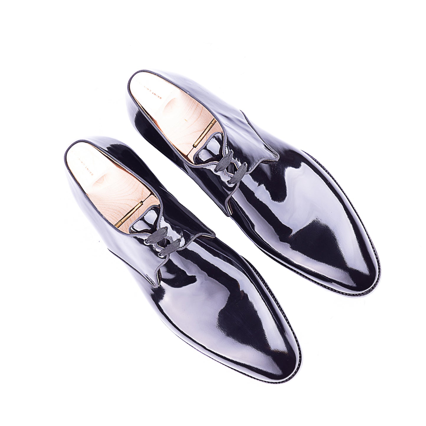 Two eyelet Derby in black patent leather - A must for tuxedo!