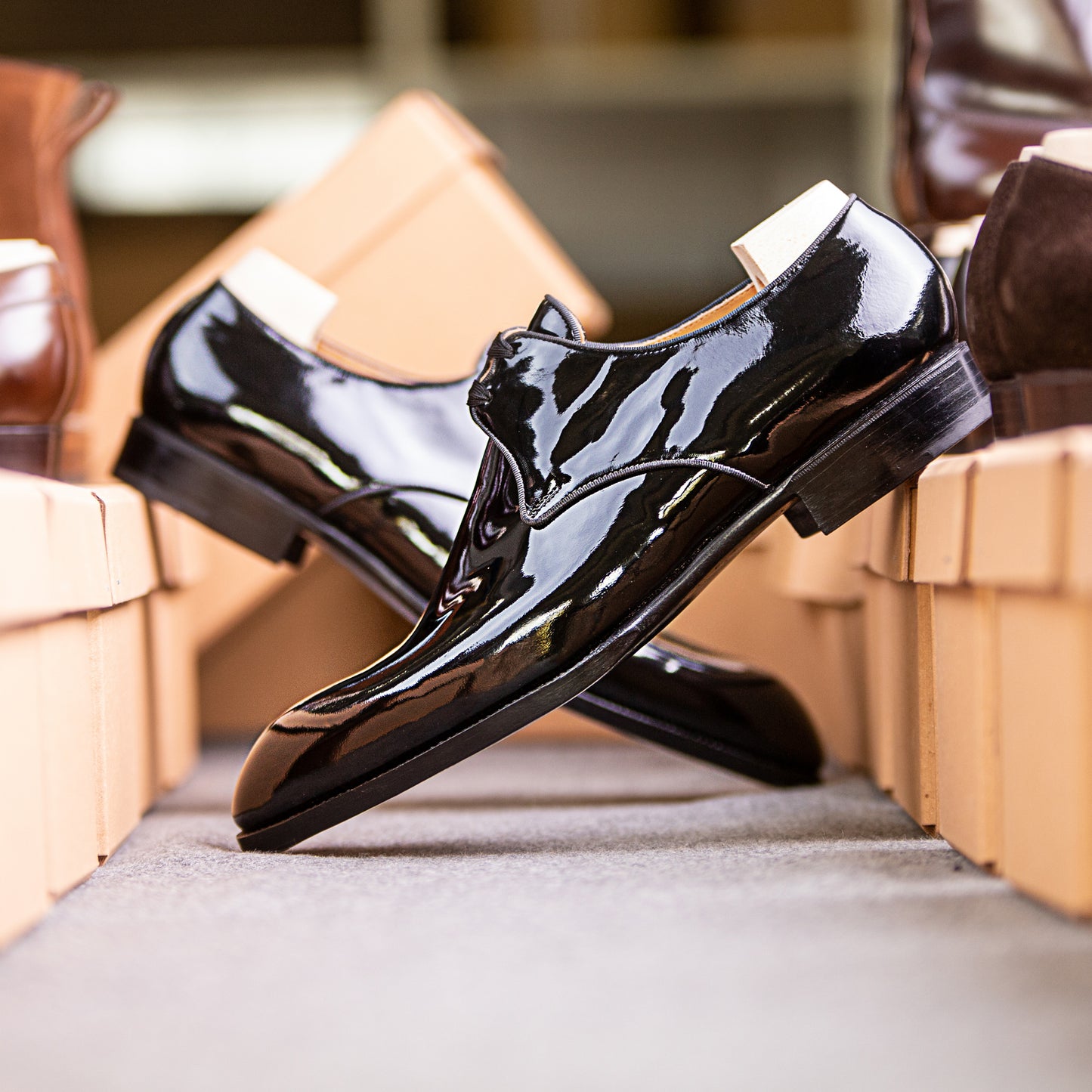 Two eyelet Derby in black patent leather - A must for tuxedo!