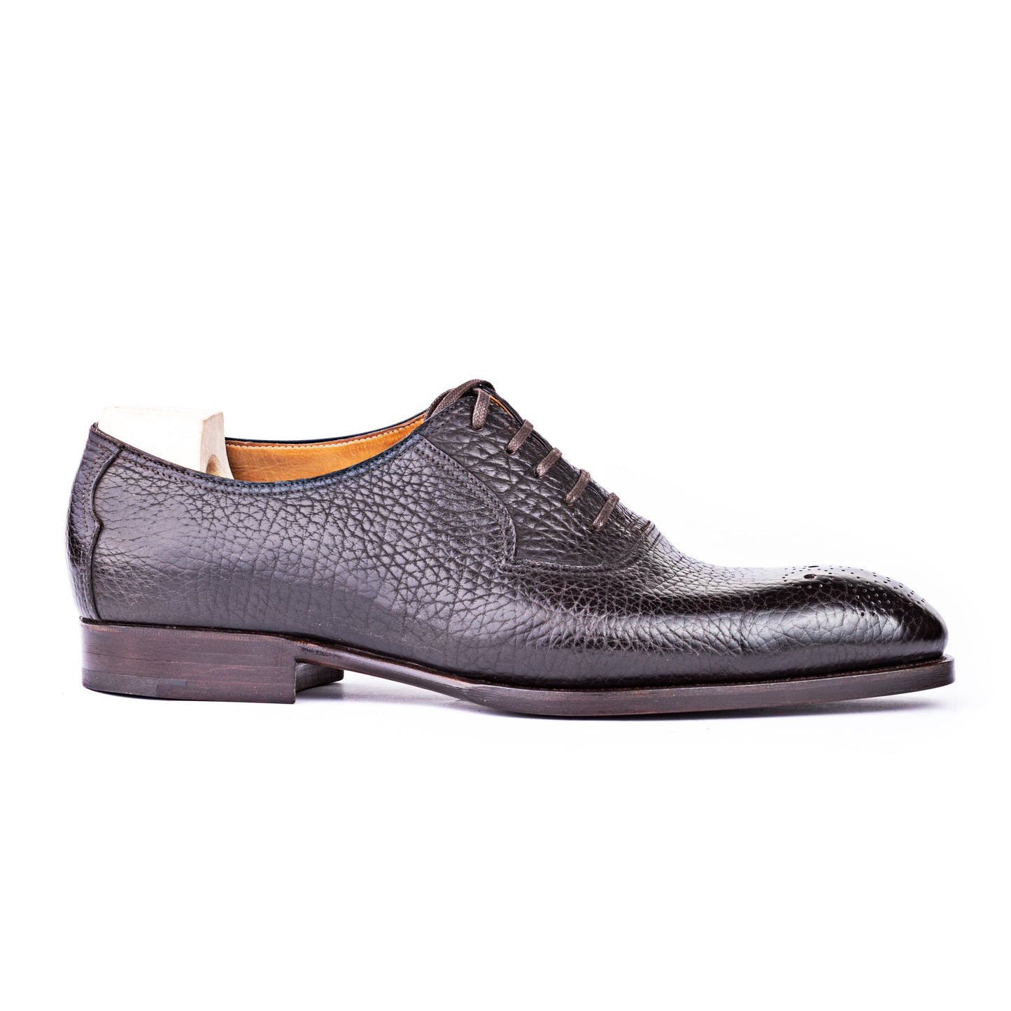 Plain oxford with perforated tip