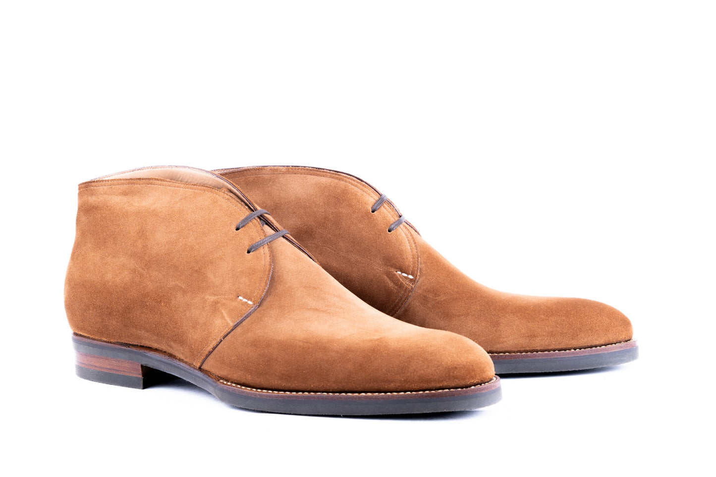 Chukka boots with two eylets, curved topline