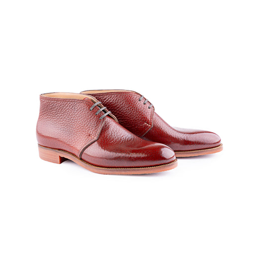 Chukka boots with three eyelets