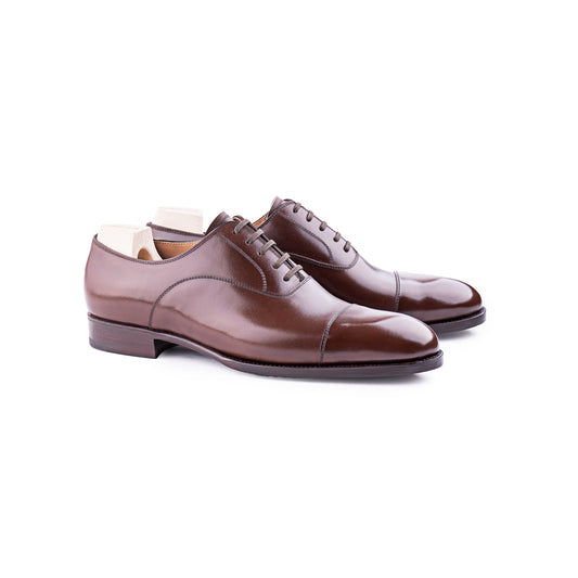 Straight toe cap Oxford with elegant double seam